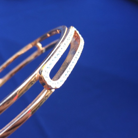 Coach Rose Gold Bracelet with dust cover - Picture 3 of 3